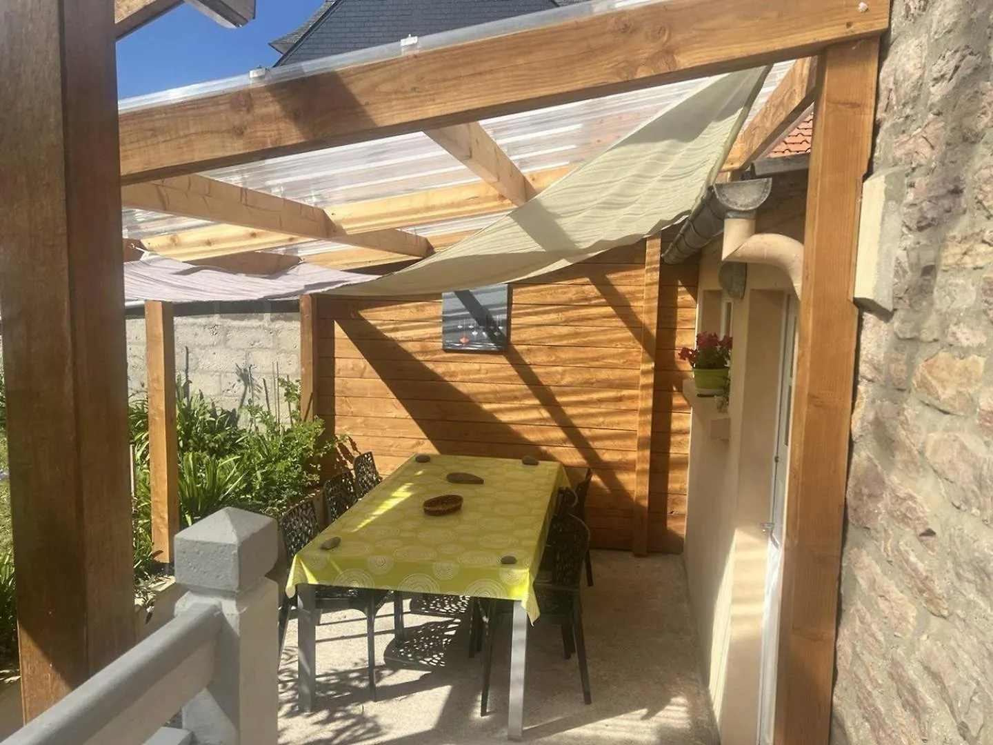 659 - Charmante Maison En Pierres, Dans Le Centre D'Erquy, Erquy